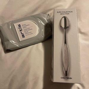 Artis Elite collection face brush